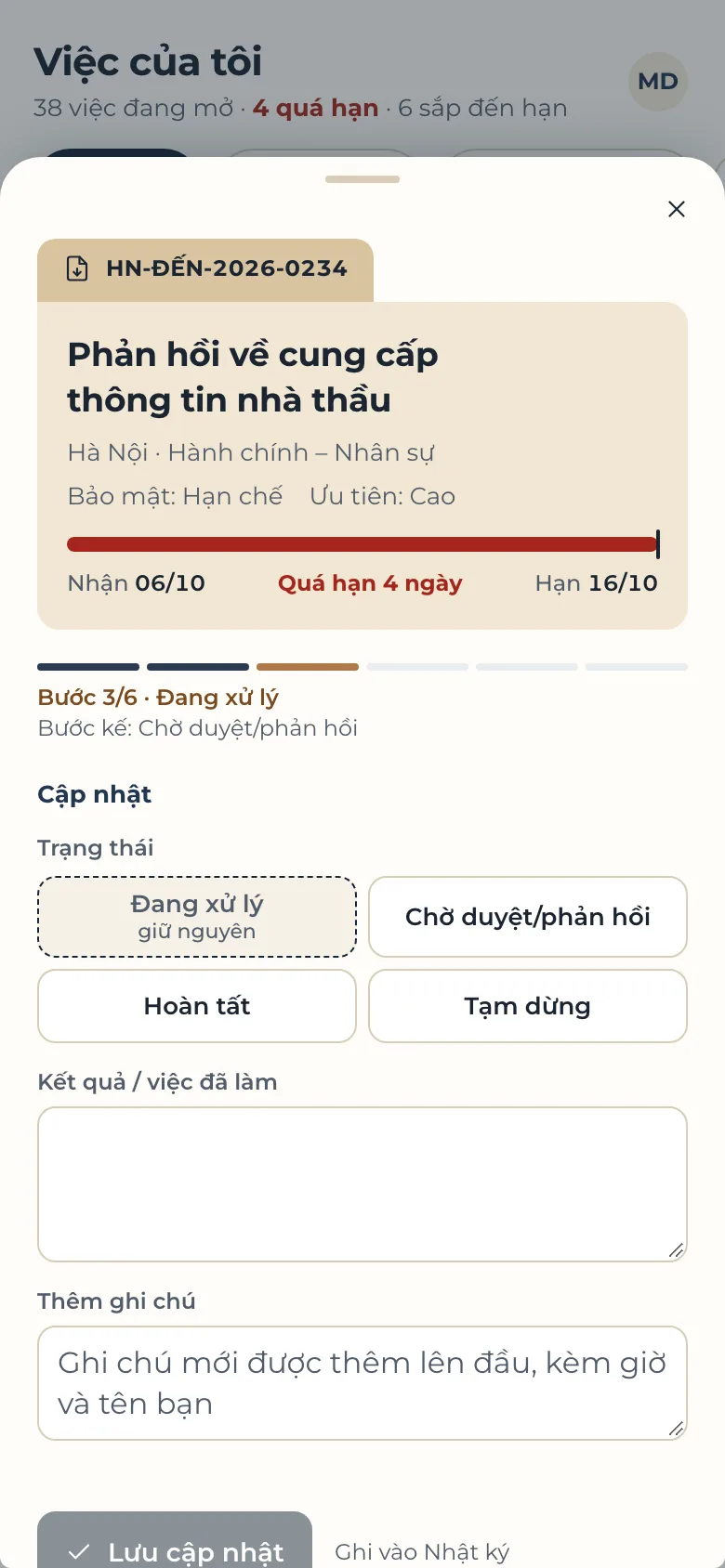 Màn hình điện thoại của cổng xử lý hồ sơ: văn bản đến HN-ĐẾN-2026-0234 Phản hồi về cung cấp thông tin nhà thầu, nhận 06/10, hạn 16/10, quá hạn 4 ngày, các nút đổi trạng thái và ô ghi kết quả